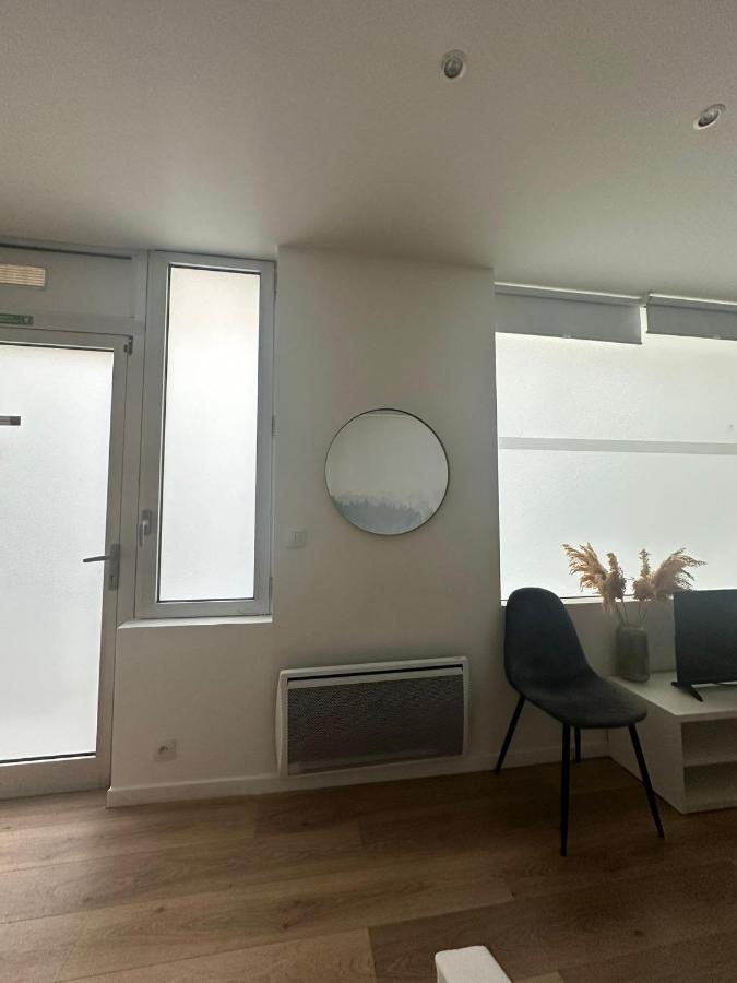 شقة Modern And Warm Fully Renovated Split Level Apart Steps Away From The Grands Boulevard باريس المظهر الخارجي الصورة