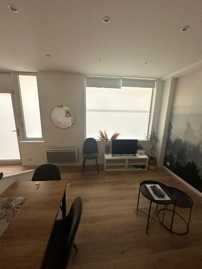 شقة Modern And Warm Fully Renovated Split Level Apart Steps Away From The Grands Boulevard باريس المظهر الخارجي الصورة